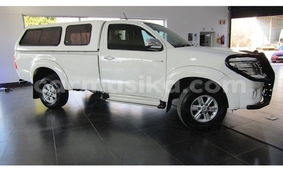 Acheter Occasion Voiture Toyota Hilux Blanc à Beitbridge, Matabeleland South