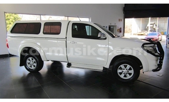 Tenga Tsaru Toyota Hilux Chena Mota in Beitbridge in Matabeleland South Tenga Tsaru Toyota Hilux Chena Mota in Beitbridge in Matabeleland South