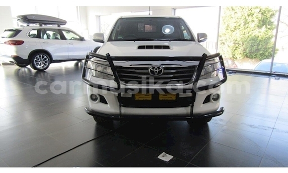 Tenga Tsaru Toyota Hilux Chena Mota in Beitbridge in Matabeleland South Tenga Tsaru Toyota Hilux Chena Mota in Beitbridge in Matabeleland South