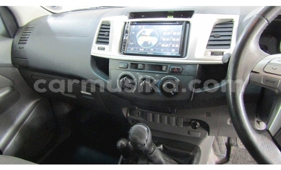 Tenga Tsaru Toyota Hilux Chena Mota in Beitbridge in Matabeleland South Tenga Tsaru Toyota Hilux Chena Mota in Beitbridge in Matabeleland South