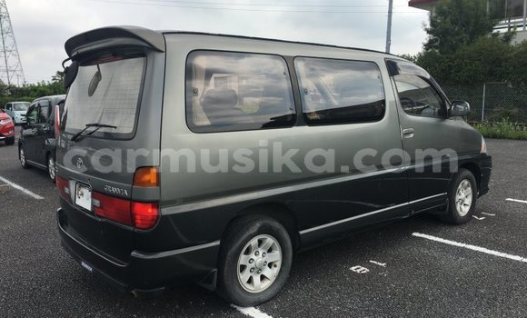 Tenga Tsaru Toyota Granvia Nhema Mota in Beitbridge in Matabeleland South Tenga Tsaru Toyota Granvia Nhema Mota in Beitbridge in Matabeleland South