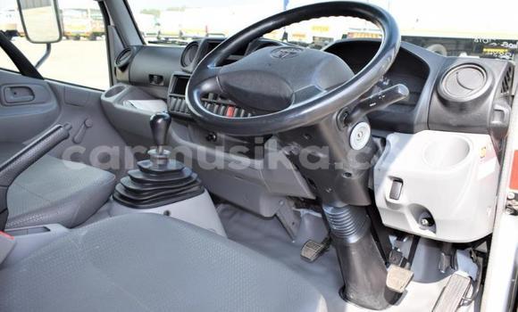 Nunua Ilio tumika Toyota Dyna Nyeupe Lori ndani ya Beitbridge nchini Matabeleland Kusini Nunua Ilio tumika Toyota Dyna Nyeupe Lori ndani ya Beitbridge nchini Matabeleland Kusini