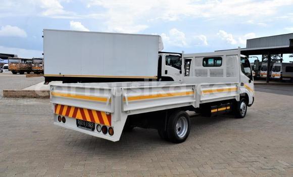 Tenga Tsaru Toyota Dyna Chena Rori in Beitbridge in Matabeleland South Tenga Tsaru Toyota Dyna Chena Rori in Beitbridge in Matabeleland South