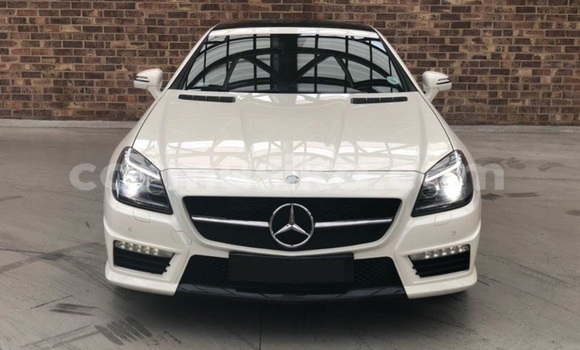 Nunua Ilio tumika Mercedes-Benz C-Classe Nyeupe Gari ndani ya Beitbridge nchini Matabeleland Kusini Nunua Ilio tumika Mercedes-Benz C-Classe Nyeupe Gari ndani ya Beitbridge nchini Matabeleland Kusini