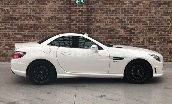 Nunua Ilio tumika Mercedes-Benz C-Classe Nyeupe Gari ndani ya Beitbridge nchini Matabeleland Kusini Nunua Ilio tumika Mercedes-Benz C-Classe Nyeupe Gari ndani ya Beitbridge nchini Matabeleland Kusini