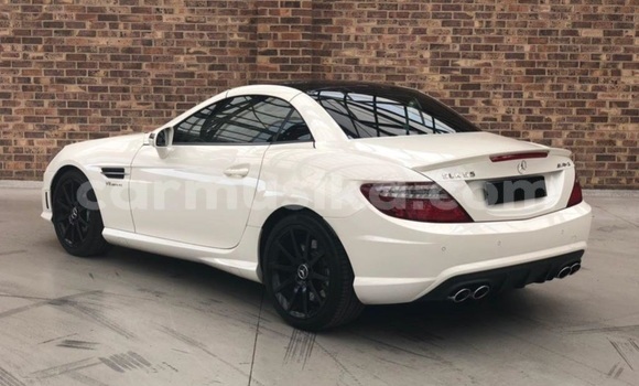 Nunua Ilio tumika Mercedes-Benz C-Classe Nyeupe Gari ndani ya Beitbridge nchini Matabeleland Kusini Nunua Ilio tumika Mercedes-Benz C-Classe Nyeupe Gari ndani ya Beitbridge nchini Matabeleland Kusini