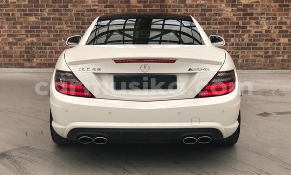 Nunua Ilio tumika Mercedes-Benz C-Classe Nyeupe Gari ndani ya Beitbridge nchini Matabeleland Kusini Nunua Ilio tumika Mercedes-Benz C-Classe Nyeupe Gari ndani ya Beitbridge nchini Matabeleland Kusini