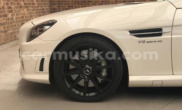 Nunua Ilio tumika Mercedes-Benz C-Classe Nyeupe Gari ndani ya Beitbridge nchini Matabeleland Kusini Nunua Ilio tumika Mercedes-Benz C-Classe Nyeupe Gari ndani ya Beitbridge nchini Matabeleland Kusini