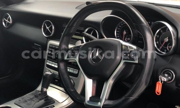 Nunua Ilio tumika Mercedes-Benz C-Classe Nyeupe Gari ndani ya Beitbridge nchini Matabeleland Kusini Nunua Ilio tumika Mercedes-Benz C-Classe Nyeupe Gari ndani ya Beitbridge nchini Matabeleland Kusini