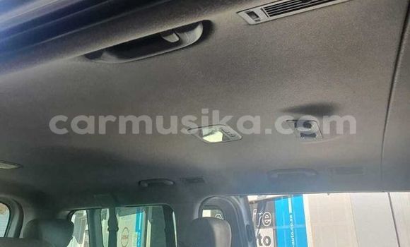 Buy Used Hyundai H1 White Car in Beitbridge in Matabeleland South Buy Used Hyundai H1 White Car in Beitbridge in Matabeleland South