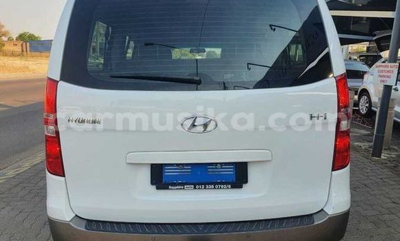 Buy Used Hyundai H1 White Car in Beitbridge in Matabeleland South Buy Used Hyundai H1 White Car in Beitbridge in Matabeleland South