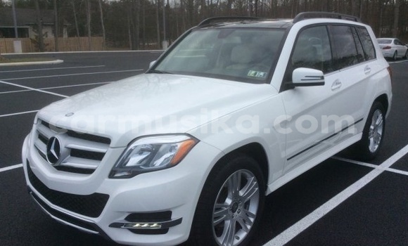 Buy Used Mercedes‒Benz GLK–Class White Car in Alexandra Park in Harare