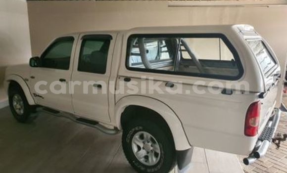 Acheter Occasion Voiture Mazda B–series Blanc à Beitbridge, Matabeleland South Acheter Occasion Voiture Mazda B–series Blanc à Beitbridge, Matabeleland South