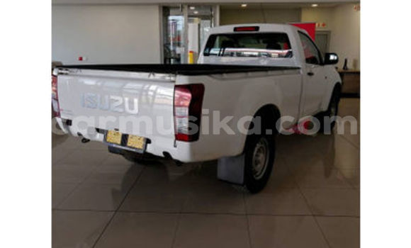 Acheter Occasion Voiture Isuzu KB Blanc à Harare, Harare Acheter Occasion Voiture Isuzu KB Blanc à Harare, Harare