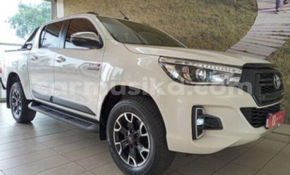 Buy Used Toyota Hilux White Car in Beitbridge in Matabeleland South Buy Used Toyota Hilux White Car in Beitbridge in Matabeleland South