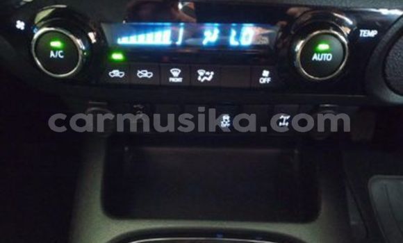 Buy Used Toyota Hilux White Car in Beitbridge in Matabeleland South Buy Used Toyota Hilux White Car in Beitbridge in Matabeleland South