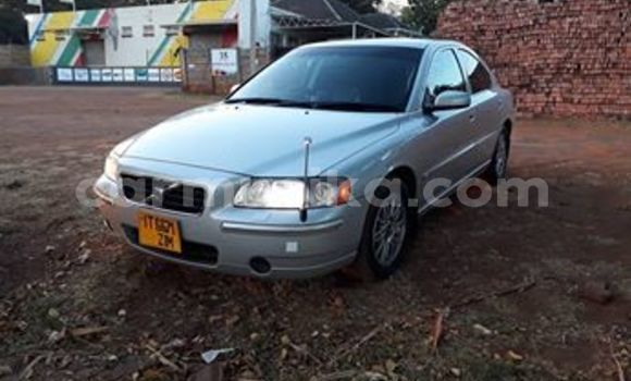 Nunua Ilio tumika Volvo S60 Fedha Gari ndani ya Harare nchini Harare