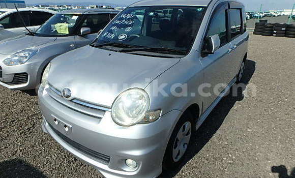 Nunua Ilio tumika Toyota Sienta Fedha Gari ndani ya Beitbridge nchini Matabeleland Kusini Nunua Ilio tumika Toyota Sienta Fedha Gari ndani ya Beitbridge nchini Matabeleland Kusini