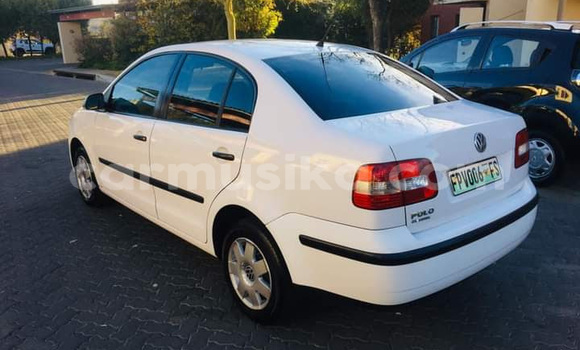 Acheter Occasion Voiture Volkswagen Polo Blanc à Beitbridge, Matabeleland South Acheter Occasion Voiture Volkswagen Polo Blanc à Beitbridge, Matabeleland South
