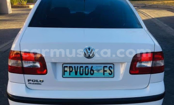 Acheter Occasion Voiture Volkswagen Polo Blanc à Beitbridge, Matabeleland South Acheter Occasion Voiture Volkswagen Polo Blanc à Beitbridge, Matabeleland South