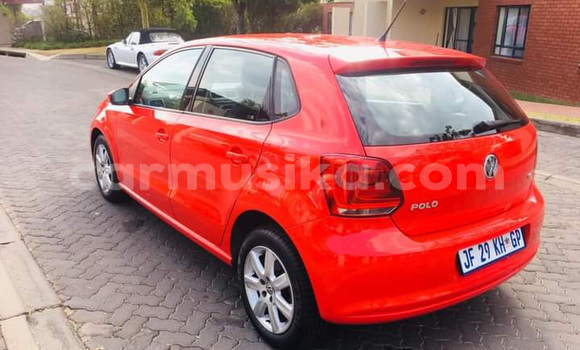 Acheter Occasion Voiture Volkswagen Polo Rouge à Beitbridge, Matabeleland South Acheter Occasion Voiture Volkswagen Polo Rouge à Beitbridge, Matabeleland South