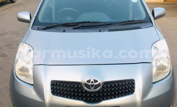 Buy Used Toyota Yaris Silver Car in Beitbridge in Matabeleland South Buy Used Toyota Yaris Silver Car in Beitbridge in Matabeleland South