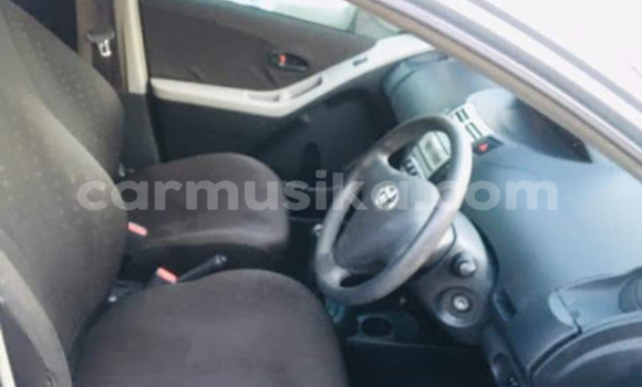 Buy Used Toyota Yaris Silver Car in Beitbridge in Matabeleland South Buy Used Toyota Yaris Silver Car in Beitbridge in Matabeleland South