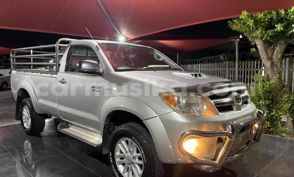 Buy Used Toyota Hilux Silver Car in Beitbridge in Matabeleland South