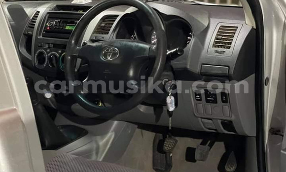 Tenga Tsaru Toyota Hilux Sirivha Mota in Beitbridge in Matabeleland South Tenga Tsaru Toyota Hilux Sirivha Mota in Beitbridge in Matabeleland South