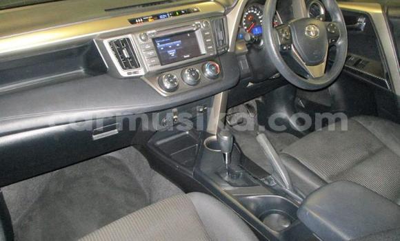 Acheter Occasion Voiture Toyota RAV4 Blanc à Beitbridge, Matabeleland South Acheter Occasion Voiture Toyota RAV4 Blanc à Beitbridge, Matabeleland South