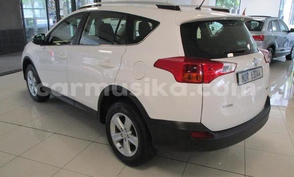 Acheter Occasion Voiture Toyota RAV4 Blanc à Beitbridge, Matabeleland South Acheter Occasion Voiture Toyota RAV4 Blanc à Beitbridge, Matabeleland South