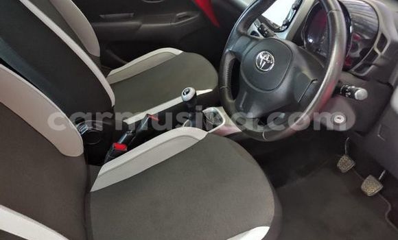 Acheter Occasion Voiture Toyota Aygo Rouge à Beitbridge, Matabeleland South Acheter Occasion Voiture Toyota Aygo Rouge à Beitbridge, Matabeleland South