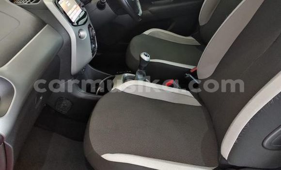 Acheter Occasion Voiture Toyota Aygo Rouge à Beitbridge, Matabeleland South Acheter Occasion Voiture Toyota Aygo Rouge à Beitbridge, Matabeleland South