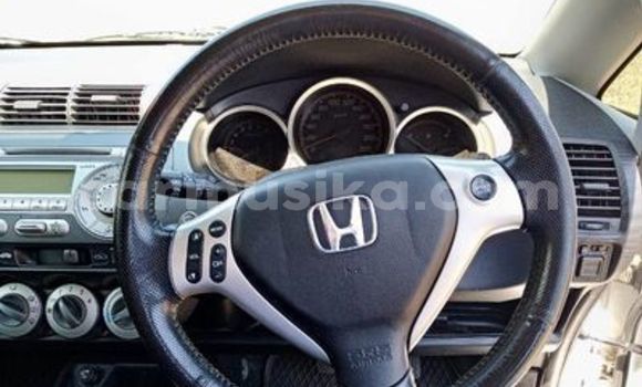 Acheter Occasion Voiture Honda Jazz Blanc à Beitbridge, Matabeleland South Acheter Occasion Voiture Honda Jazz Blanc à Beitbridge, Matabeleland South
