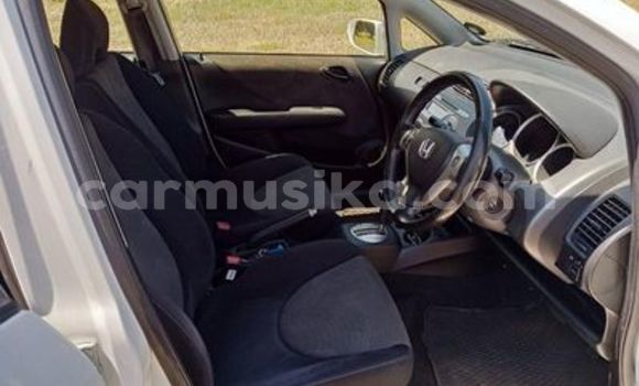 Acheter Occasion Voiture Honda Jazz Blanc à Beitbridge, Matabeleland South Acheter Occasion Voiture Honda Jazz Blanc à Beitbridge, Matabeleland South