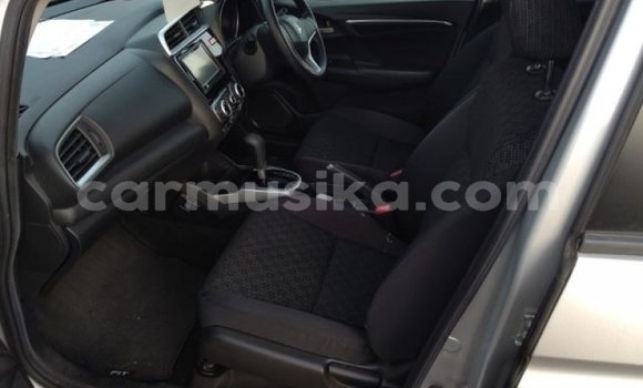 Acheter Occasion Voiture Honda Fit Gris à Beitbridge, Matabeleland South Acheter Occasion Voiture Honda Fit Gris à Beitbridge, Matabeleland South