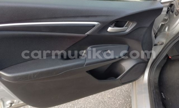 Acheter Occasion Voiture Honda Fit Gris à Beitbridge, Matabeleland South Acheter Occasion Voiture Honda Fit Gris à Beitbridge, Matabeleland South