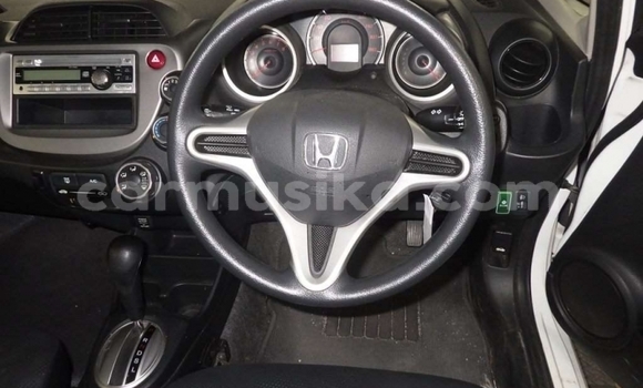 Acheter Occasion Voiture Honda Fit Blanc à Beitbridge, Matabeleland South Acheter Occasion Voiture Honda Fit Blanc à Beitbridge, Matabeleland South