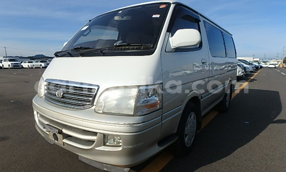 Tenga Tsaru Toyota Hiace Zvimwe Mota in Beitbridge in Matabeleland South Tenga Tsaru Toyota Hiace Zvimwe Mota in Beitbridge in Matabeleland South