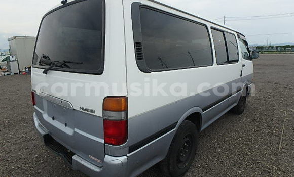 Nunua Ilio tumika Toyota Hiace Nyingine Gari ndani ya Beitbridge nchini Matabeleland Kusini Nunua Ilio tumika Toyota Hiace Nyingine Gari ndani ya Beitbridge nchini Matabeleland Kusini