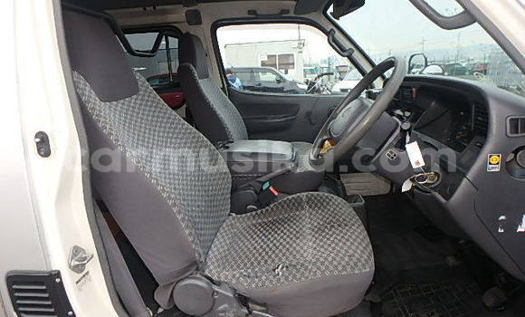 Buy Used Toyota Hiace Silver Car in Beitbridge in Matabeleland South Buy Used Toyota Hiace Silver Car in Beitbridge in Matabeleland South