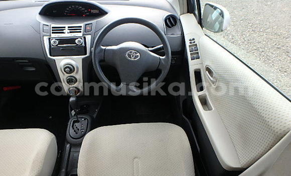 Acheter Occasion Voiture Toyota Vitz Gris à Beitbridge, Matabeleland South Acheter Occasion Voiture Toyota Vitz Gris à Beitbridge, Matabeleland South