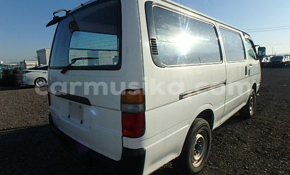 Buy Used Toyota Hiace White Car in Beitbridge in Matabeleland South Buy Used Toyota Hiace White Car in Beitbridge in Matabeleland South
