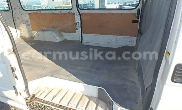 Buy Used Toyota Hiace White Car in Beitbridge in Matabeleland South Buy Used Toyota Hiace White Car in Beitbridge in Matabeleland South