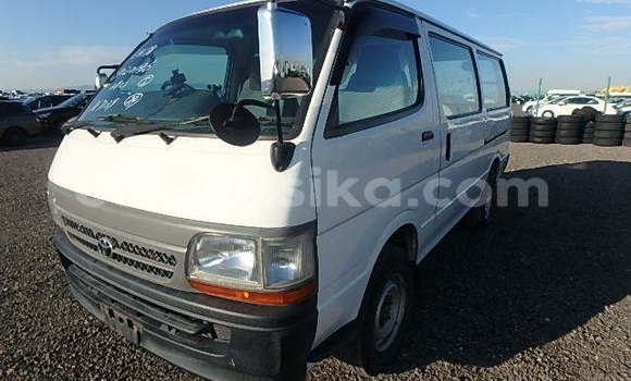 Buy Used Toyota Hiace White Car in Beitbridge in Matabeleland South Buy Used Toyota Hiace White Car in Beitbridge in Matabeleland South