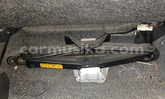 Acheter Occasion Voiture Toyota Vitz Blanc à Beitbridge, Matabeleland South Acheter Occasion Voiture Toyota Vitz Blanc à Beitbridge, Matabeleland South