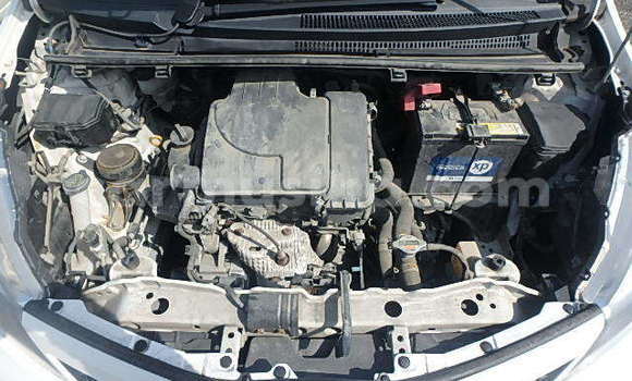 Acheter Occasion Voiture Toyota Vitz Blanc à Beitbridge, Matabeleland South Acheter Occasion Voiture Toyota Vitz Blanc à Beitbridge, Matabeleland South