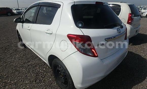 Acheter Occasion Voiture Toyota Vitz Blanc à Beitbridge, Matabeleland South Acheter Occasion Voiture Toyota Vitz Blanc à Beitbridge, Matabeleland South
