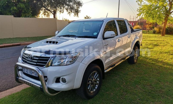 Acheter Occasion Voiture Toyota Hilux Blanc à Beitbridge, Matabeleland South Acheter Occasion Voiture Toyota Hilux Blanc à Beitbridge, Matabeleland South