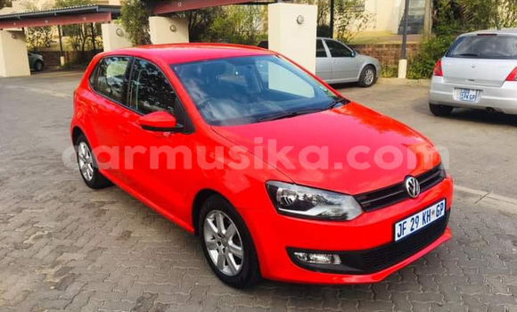 Acheter Occasion Voiture Volkswagen Polo Rouge à Beitbridge, Matabeleland South Acheter Occasion Voiture Volkswagen Polo Rouge à Beitbridge, Matabeleland South